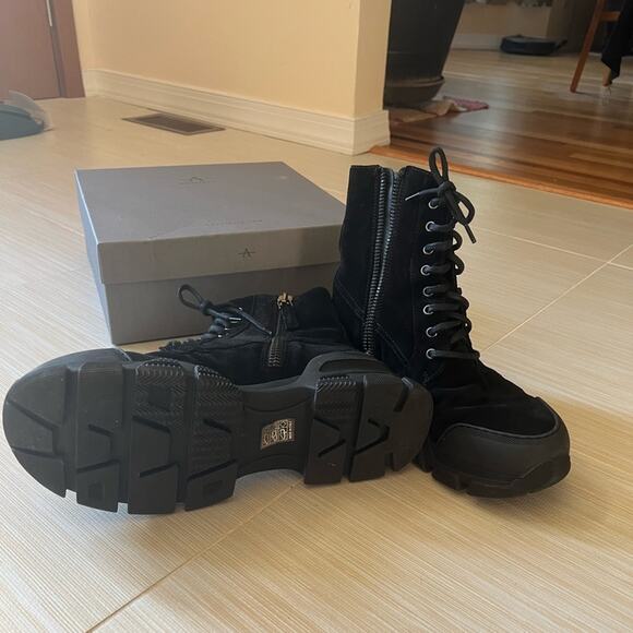 AQUATALIA Women's 11 Boot Black Suede EVVIE COMBAT Weatherproof Chunky - Picture 4 of 7